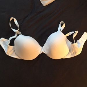 Hanes 38C white bra